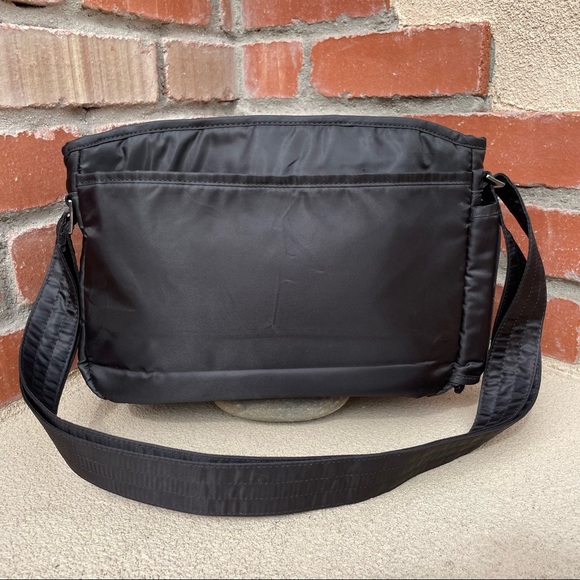 🆕Lug Wings Crossbody RFID Travel Bag | Black - Picture 6 of 16